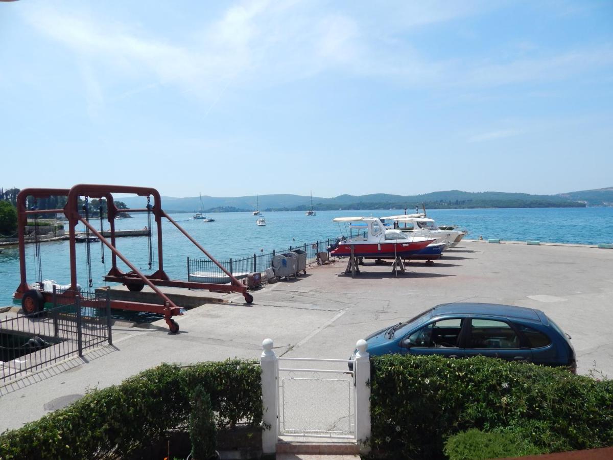 Apartmani Sindik Tivat Exteriér fotografie