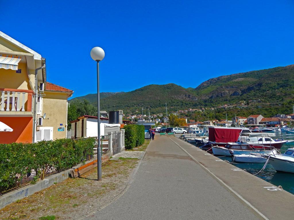 Apartmani Sindik Tivat Exteriér fotografie
